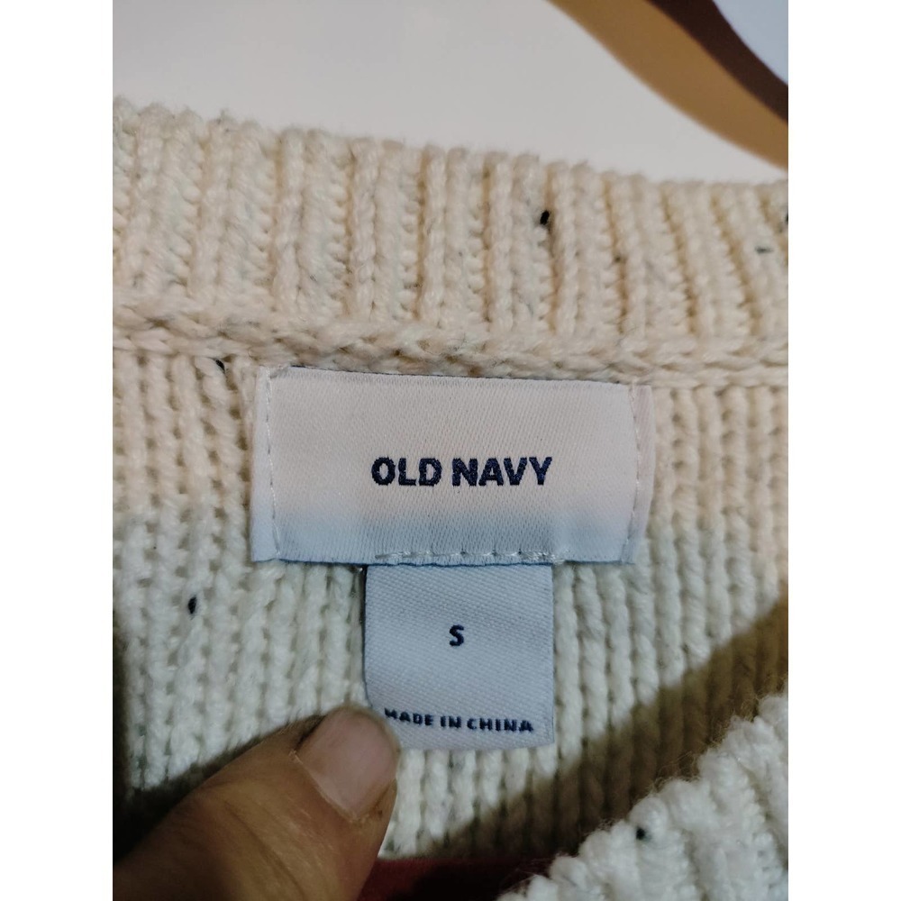 Old Navy cream color cable knit sweater woman small long sleeve - Picture 2 of 9